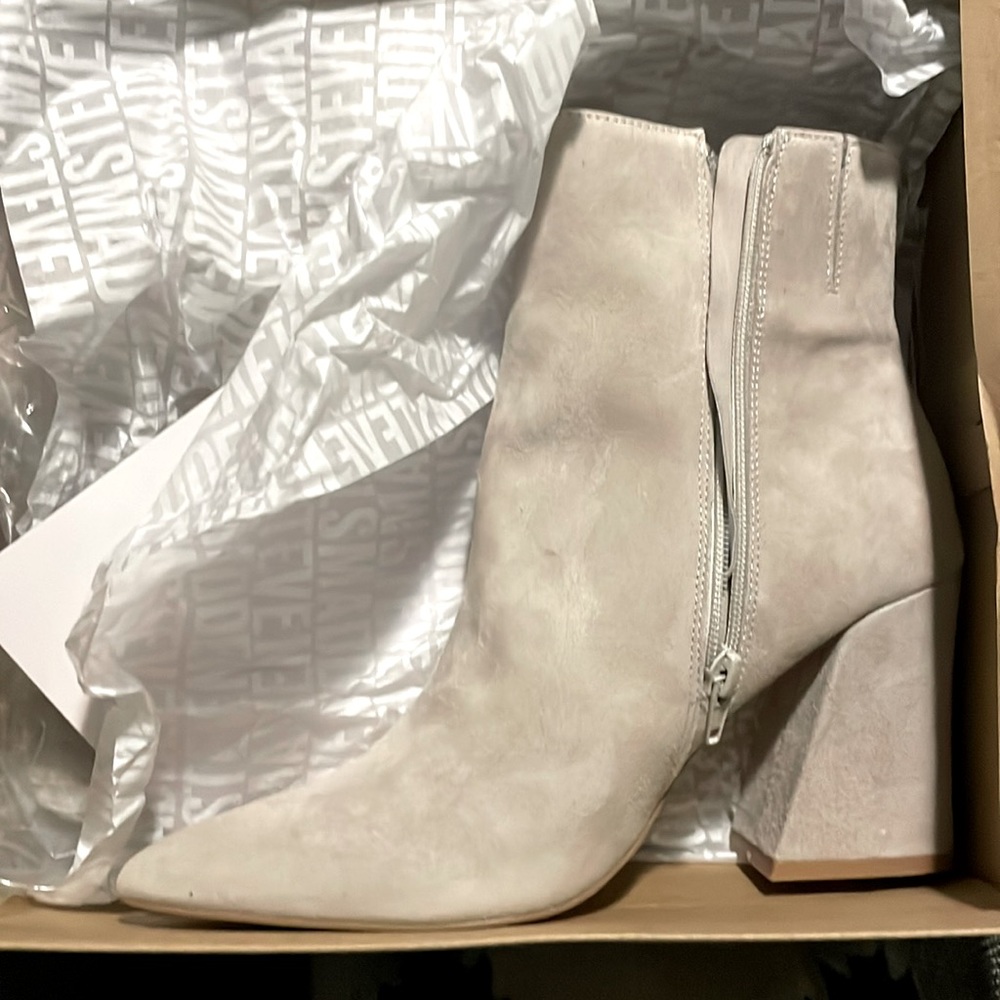 Brand New! Matilda Steve Madden Grey Suede Booties